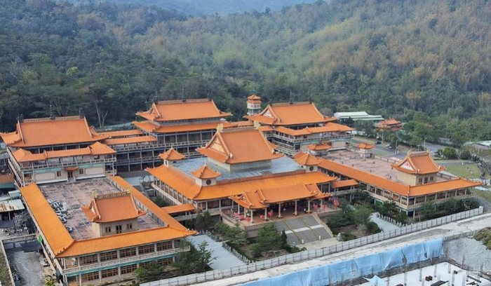 六龜寺廟旅遊