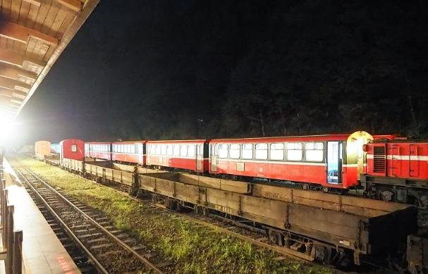 阿里山接駁車 阿里山接駁車