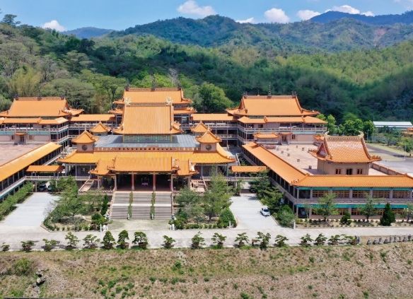 六龜寺廟旅遊
