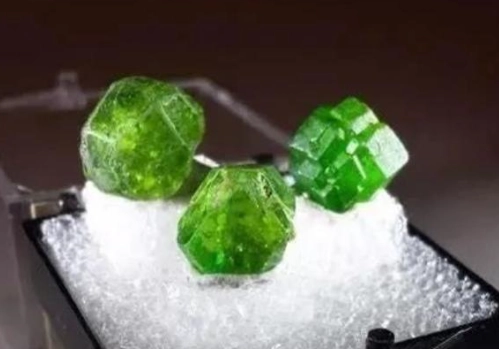 翠榴石能量 翠榴石能量