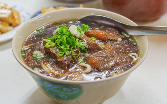 西門町牛肉麵一條街