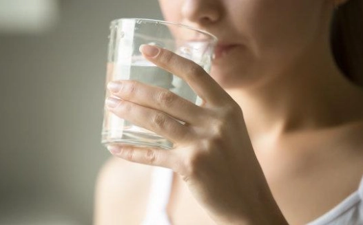 正確喝水方法 正確喝水方法