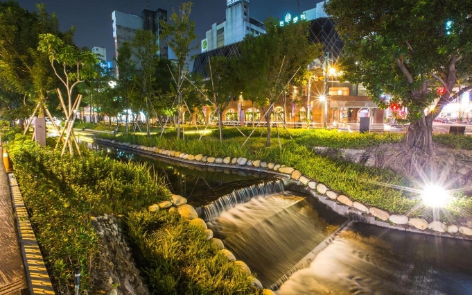 台中柳川 交通 台中柳川 交通