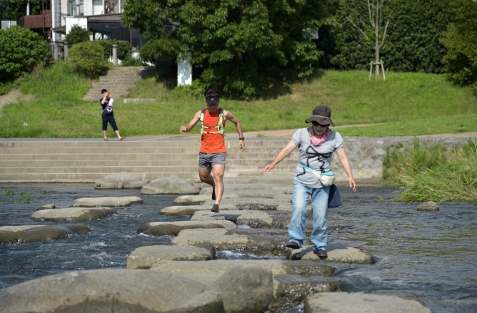 鴨川跳烏龜 晚上 鴨川跳烏龜 晚上