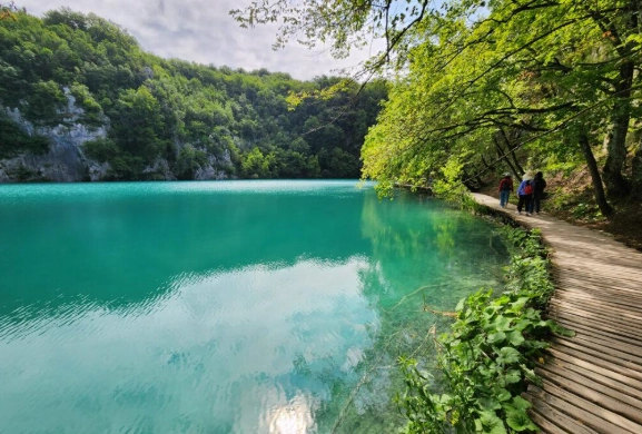 十六湖國家公園 十六湖國家公園
