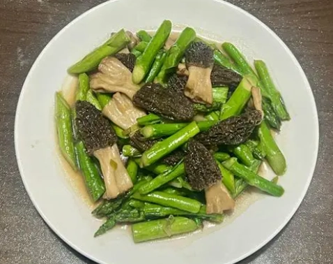 蘆筍炒羊肚菌 食譜 蘆筍炒羊肚菌 食譜