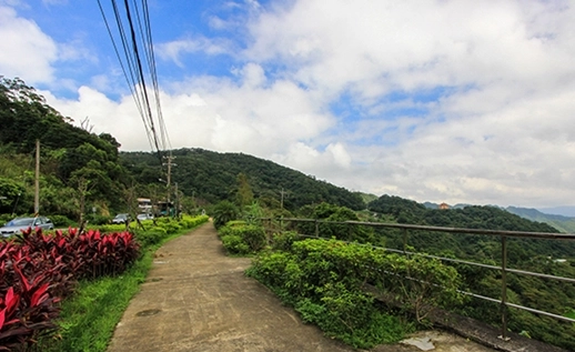二格山 交通
