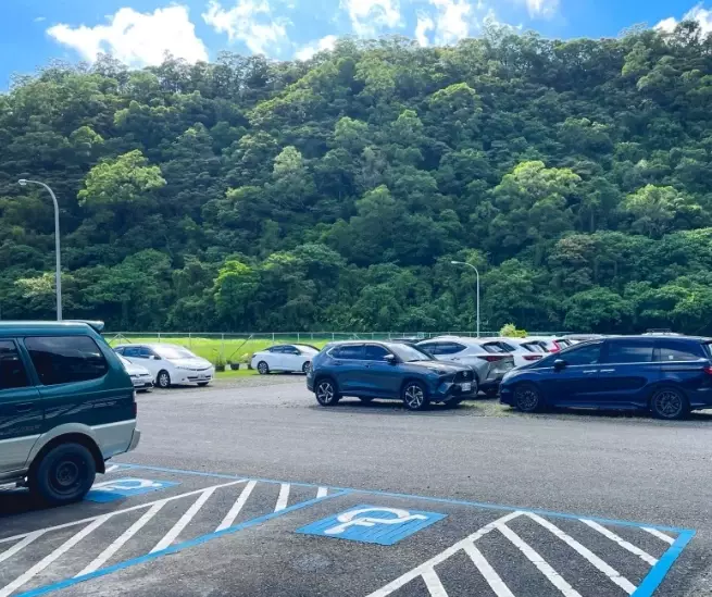 龍潭湖停車場 龍潭湖停車場