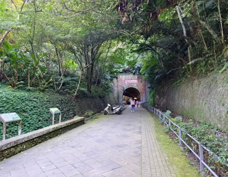 百吉林蔭步道附近餐廳 百吉林蔭步道附近餐廳