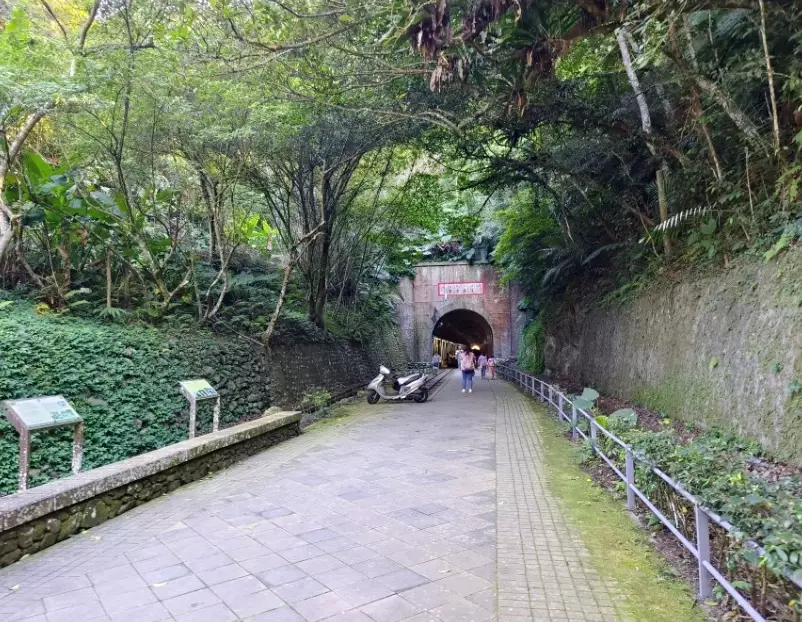 百吉步道 停车 百吉步道 停车