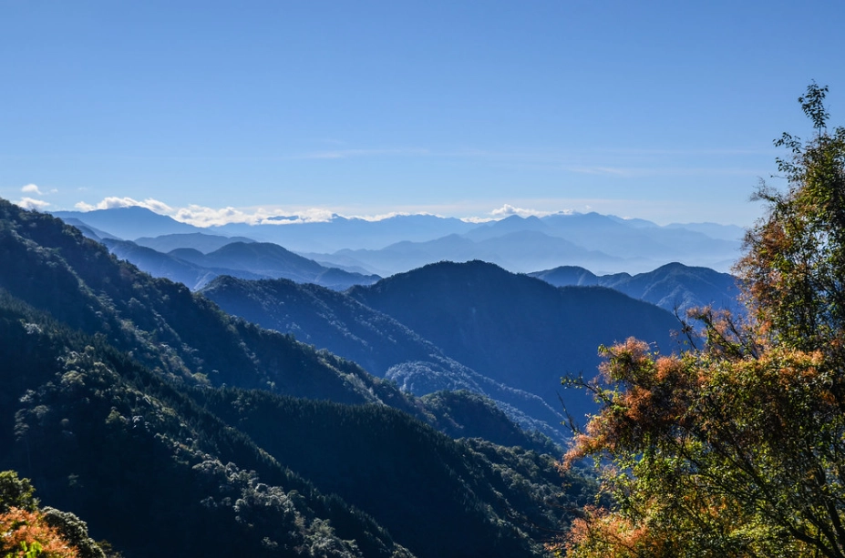 谷關七雄橫嶺山 谷關七雄橫嶺山