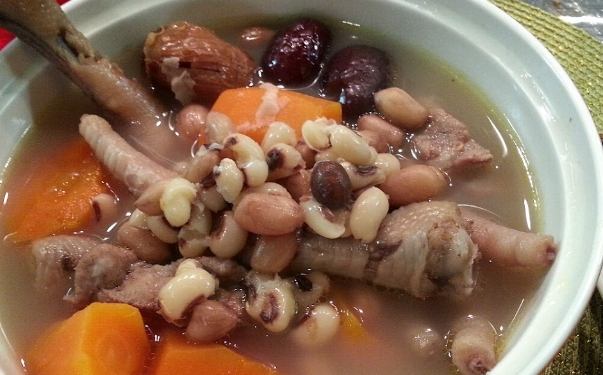 花生眉豆雞腳湯 花生眉豆雞腳湯