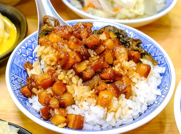 滷肉飯熱量 滷肉飯熱量