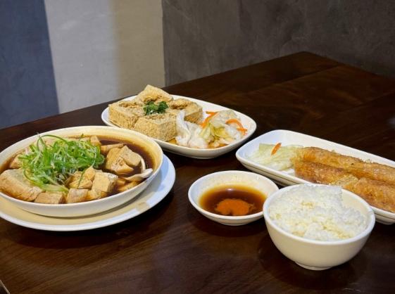 衛武營附近美食
