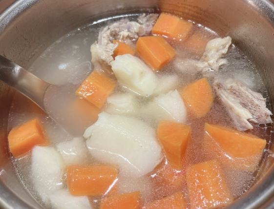 馬鈴薯排骨湯 馬鈴薯排骨湯