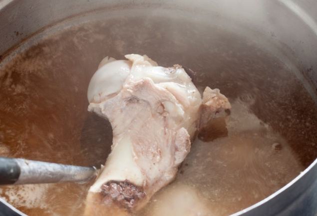 大骨湯 大骨湯