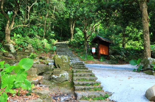 南化五峰山龍湖寺 南化五峰山龍湖寺