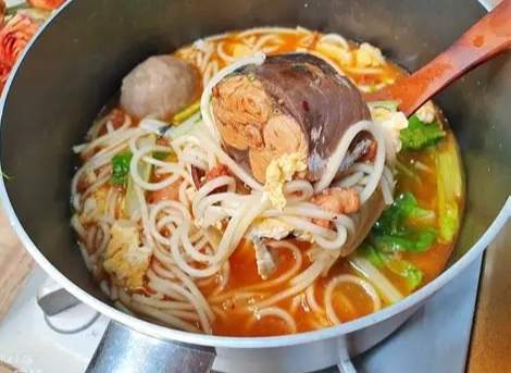 鯖魚罐頭麵 鯖魚罐頭麵