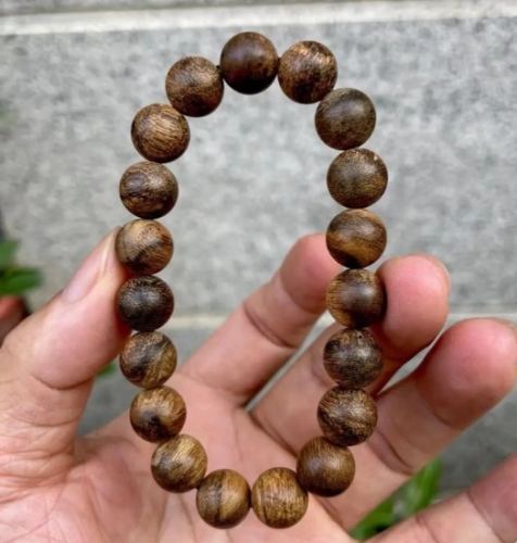 沉香手串功效 沉香手串功效