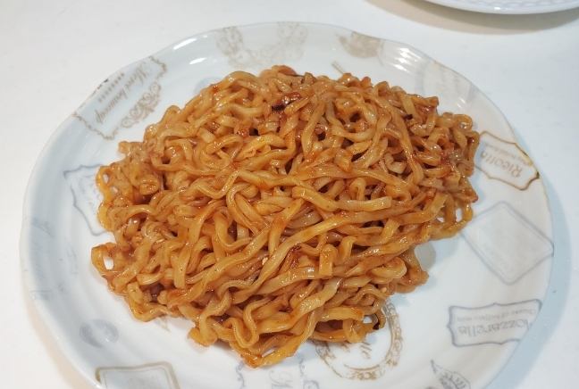 辣雞麵 辣雞麵