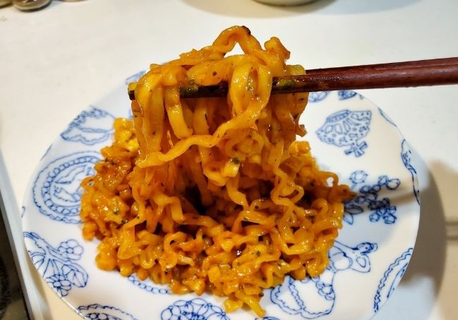 辣雞麵 辣雞麵