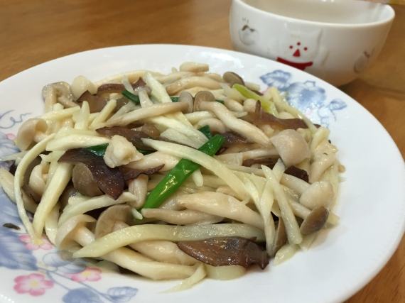 筊白筍炒香菇 筊白筍炒香菇