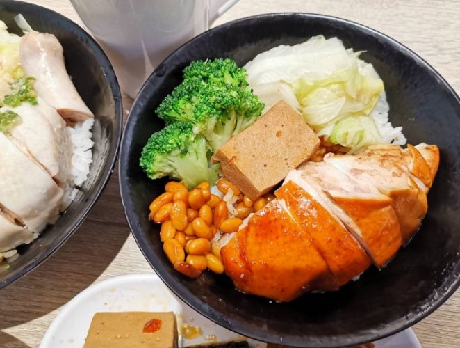 油雞飯 油雞飯