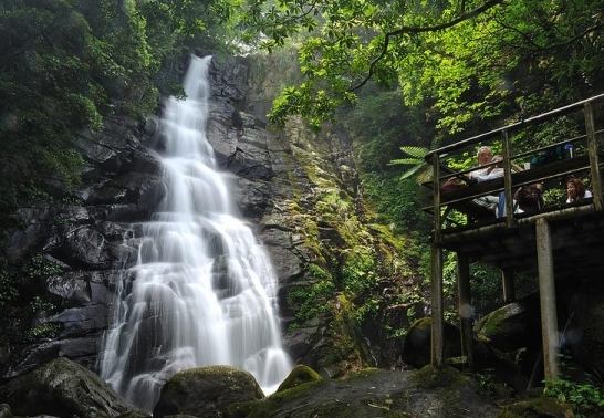 青山瀑布 青山瀑布