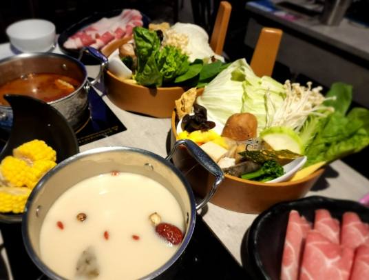 華泰名品城美食街