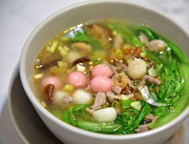 唭哩岸美食