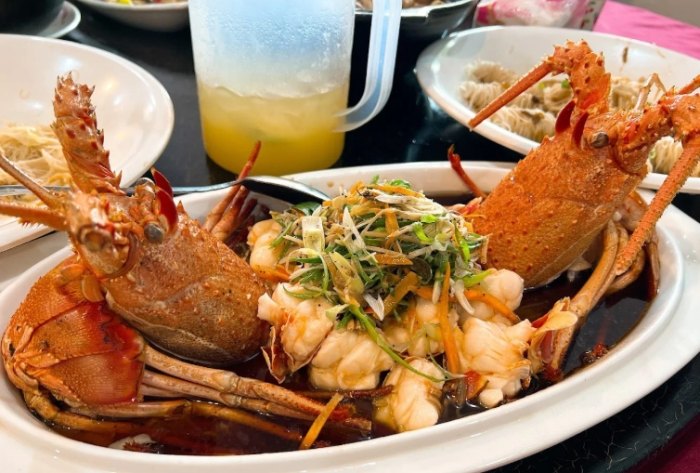 老漁港海鮮餐廳：詳細介紹、地址營業時間、必點菜單評價完整指南