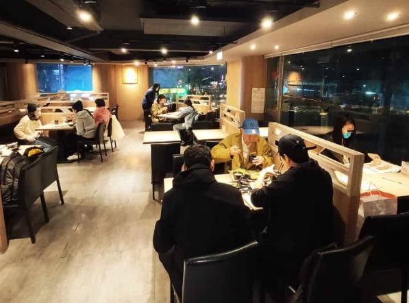 巨 城 餐廳 巨 城 餐廳
