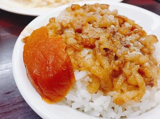 鬍鬚張滷肉飯作法