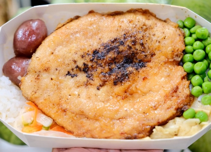 黑肉麵 黑肉麵