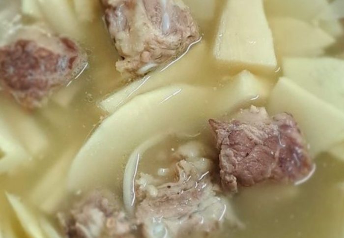 竹筍排骨湯 竹筍排骨湯