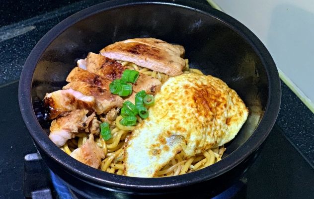 黑胡椒鐵板麵 黑胡椒鐵板麵