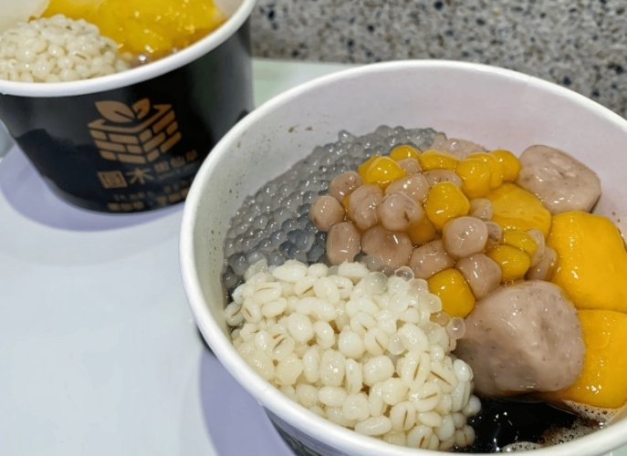 唭哩岸美食