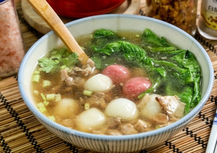唭哩岸美食