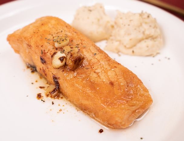 煎鮭魚 煎鮭魚