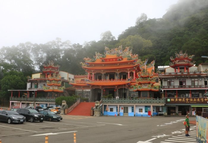 仙山靈洞宮