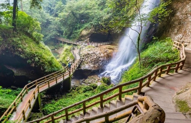 松瀧岩瀑布 松瀧岩瀑布