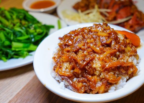 鬍鬚張滷肉飯作法