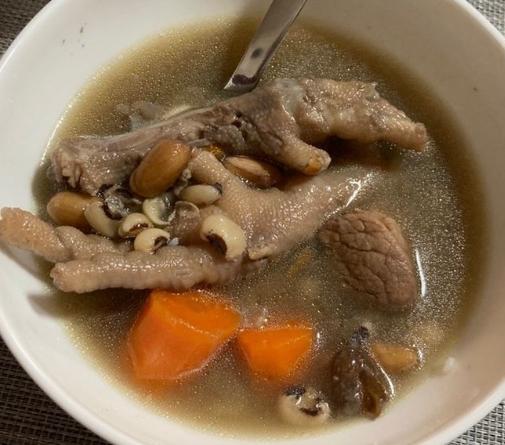 花生眉豆雞腳湯 花生眉豆雞腳湯
