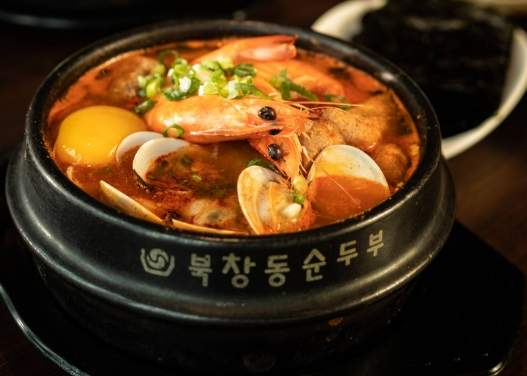 華泰名品城美食街