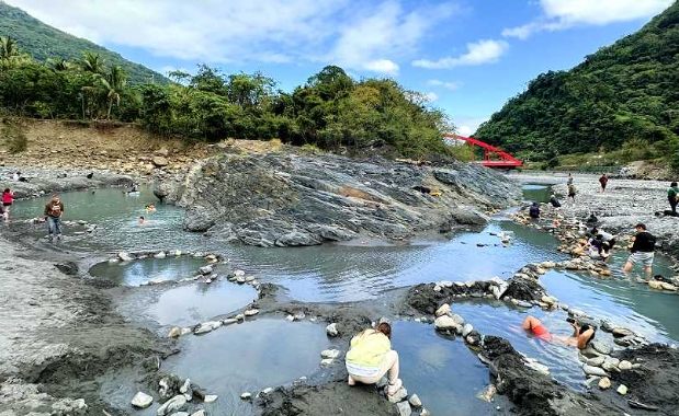 金崙野溪溫泉 金崙野溪溫泉