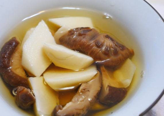 桂竹筍煮湯 桂竹筍煮湯