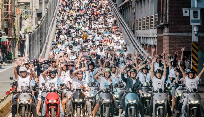 機車瀑布 機車瀑布