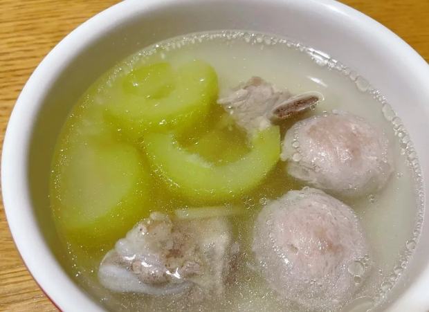 大黃瓜排骨湯 大黃瓜排骨湯