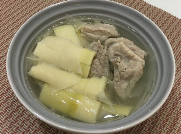 桂竹筍排骨湯 桂竹筍排骨湯