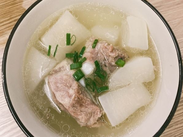 菜頭排骨湯 菜頭排骨湯